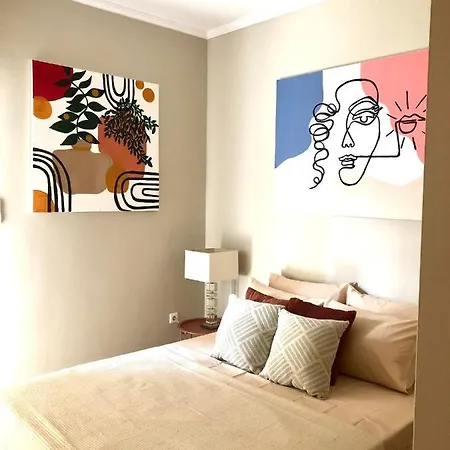 Apartment Bright Spacious Modern 3rd Flr City Oasis-sleeps 5 Athens