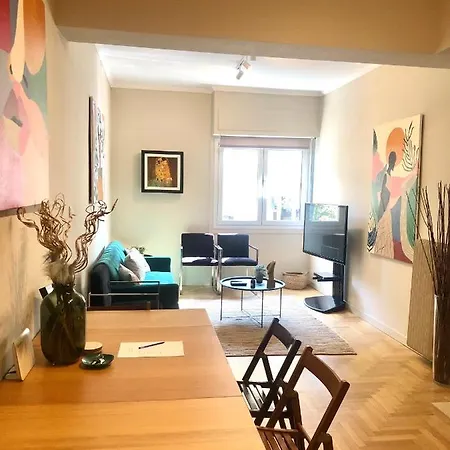 Apartment Bright Spacious Modern 3rd Flr City Oasis-sleeps 5 Athens
